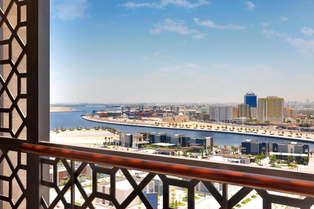 Ajman Saray, A Luxury Collection Resort, Аджман Екстериор снимка View of the port of Suez