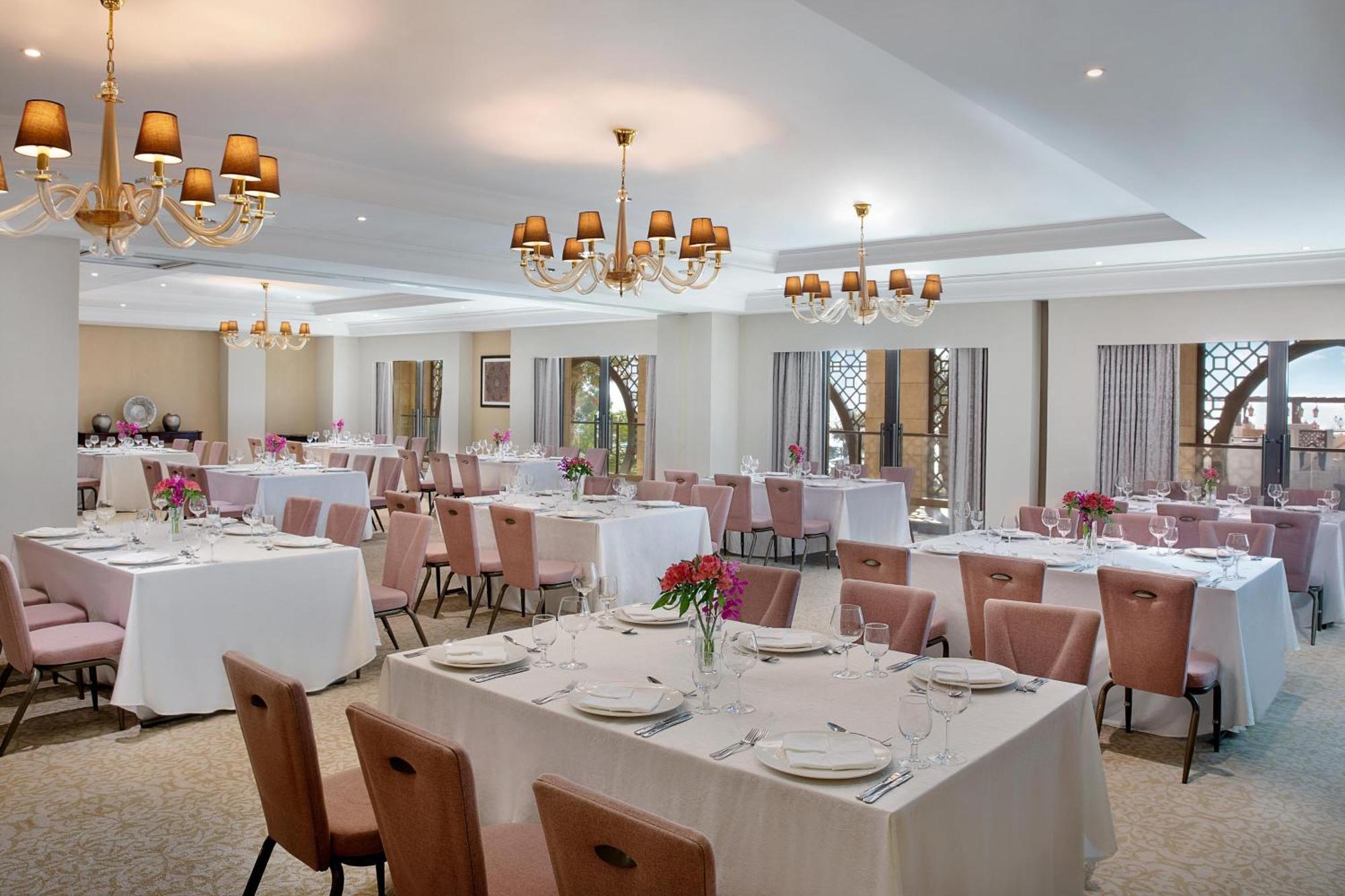 Ajman Saray, A Luxury Collection Resort, Аджман Екстериор снимка The ballroom at the hotel