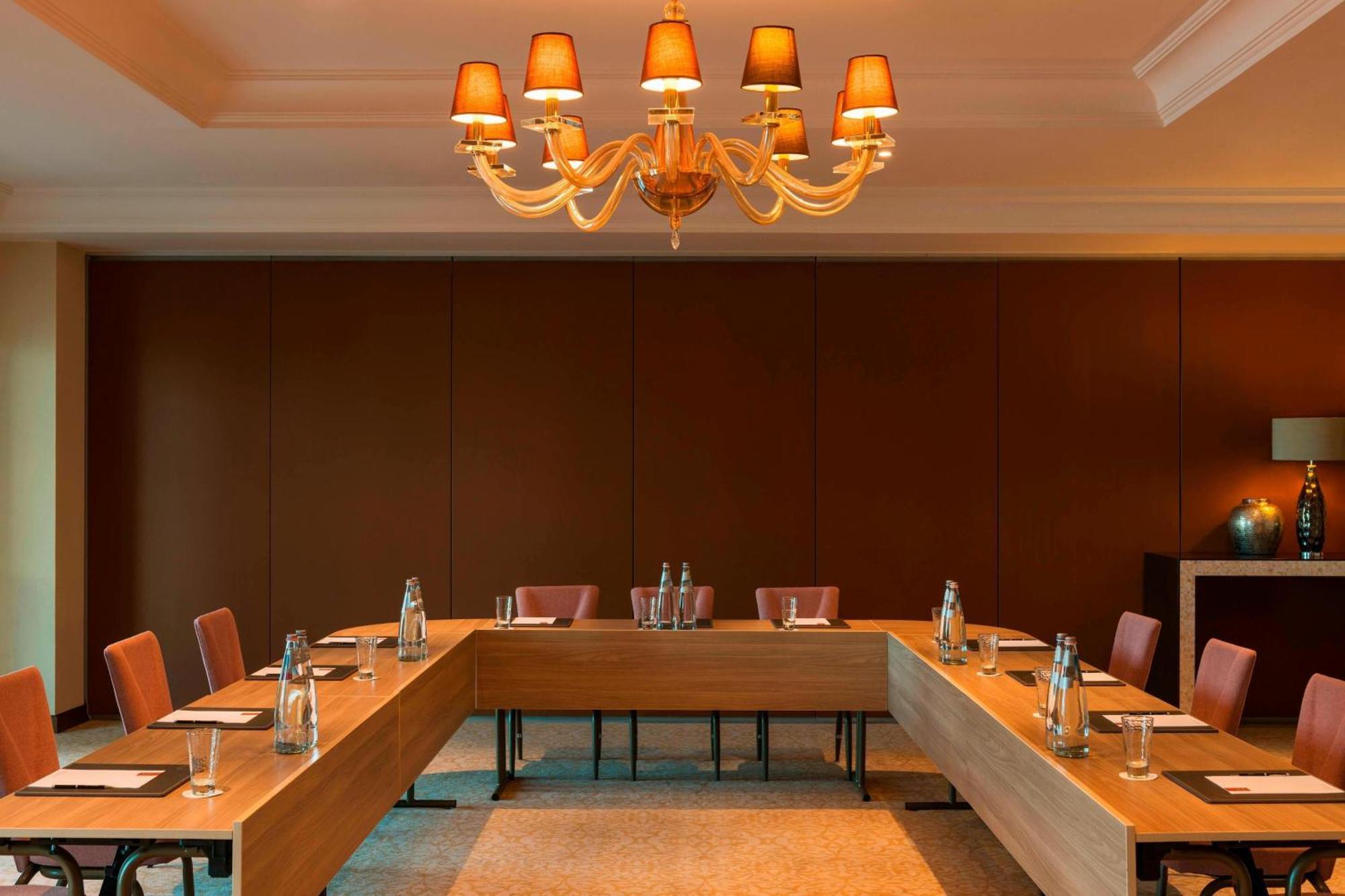 Ajman Saray, A Luxury Collection Resort, Аджман Екстериор снимка Meeting room