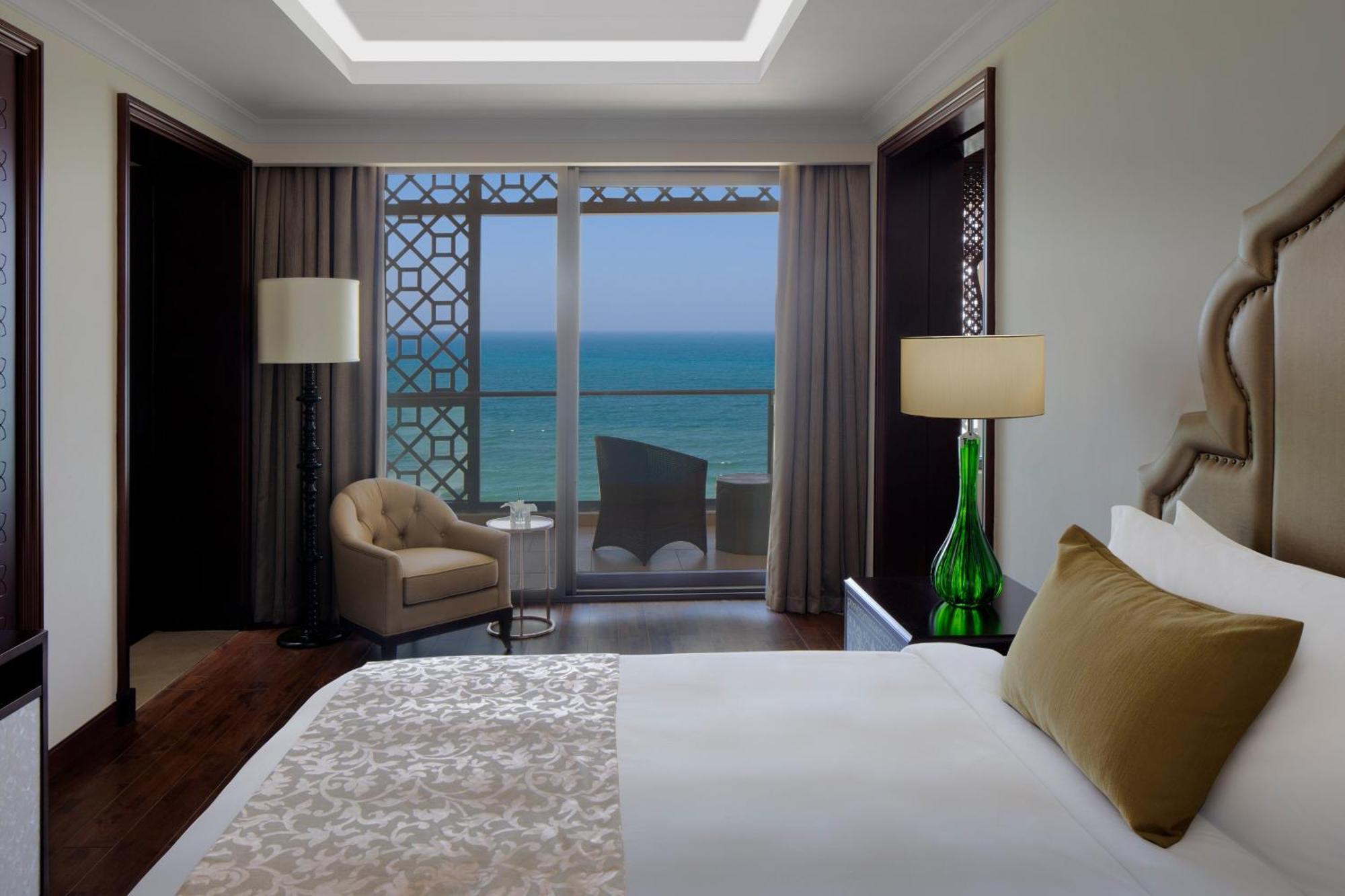 Ajman Saray, A Luxury Collection Resort, Аджман Екстериор снимка A bedroom at the hotel